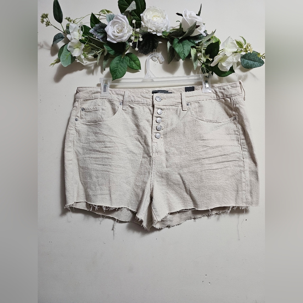 Torrid high rise shorts 3.5 inch
